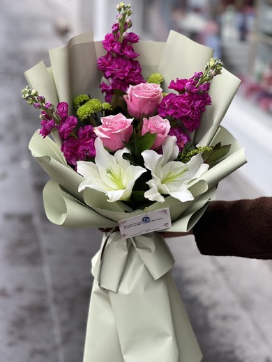 Pembe güllü ikinci buket modeli